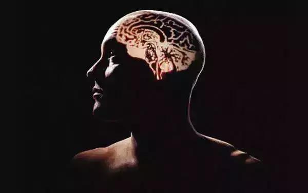 吸*毒冰**五年，现在频繁出现幻觉、妄想等岔道现象，能恢复正常吗？