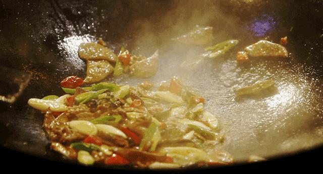 一滴水油烟机清洗小窍门,油烟机清洗油污的小窍门家用