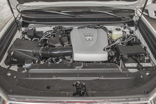 普拉多27的发动机动力参数,丰田普拉多3.5和4.0都是六缸