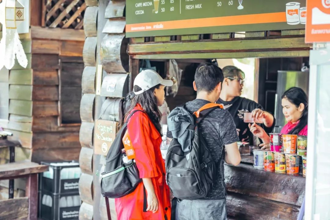 在清迈逛夜市感受泰国人慢生活,去清迈享受放下脚步的慢生活