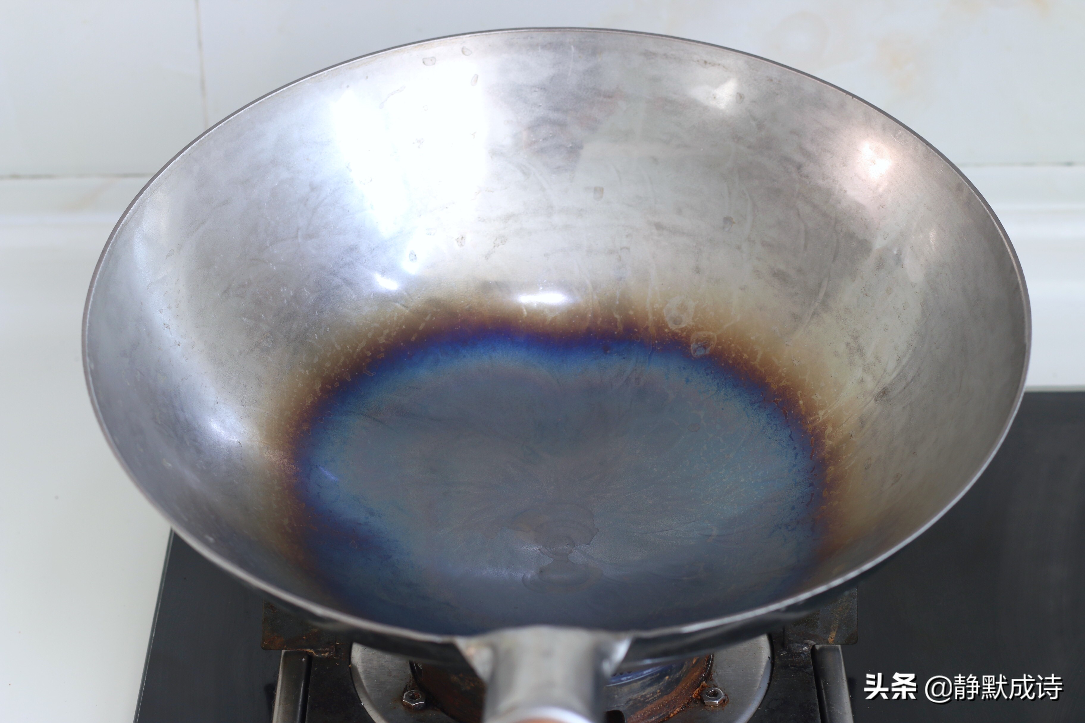 铁锅怎么开锅后直接用,铁锅怎么开锅不会生锈粘锅呢