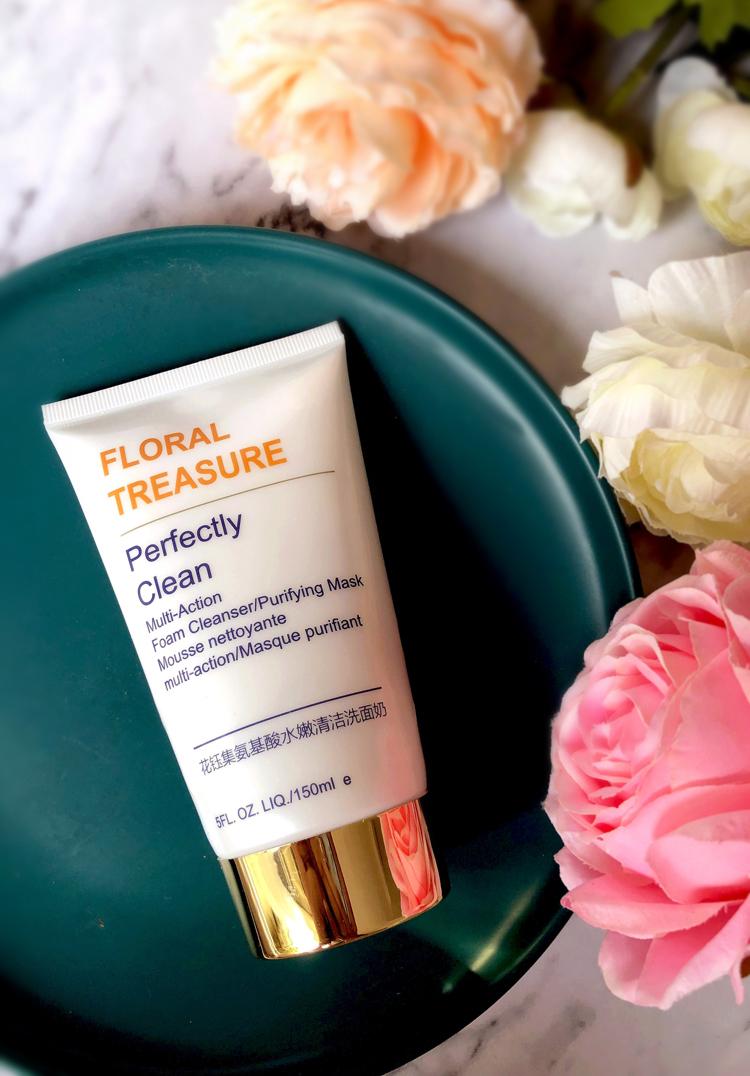 皮肤油腻痘肌用什么洗面奶,皮肤油腻有黑头买什么洗面奶