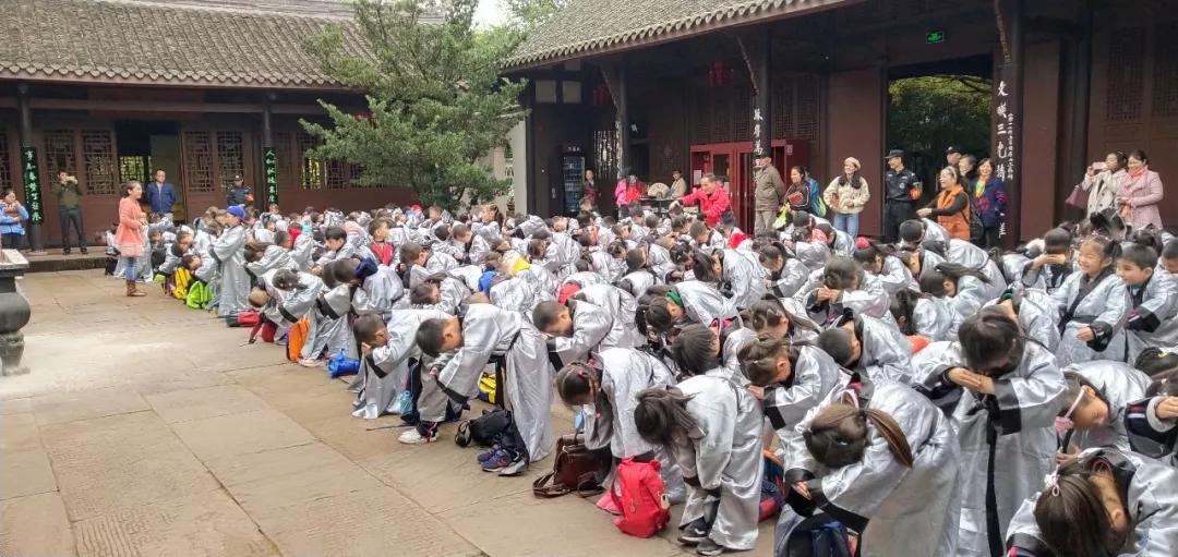 鍥涘窛鏅ㄥ垱鏁欒偛鏈夐檺鍏徃,鏅ㄥ垱鏁欒偛