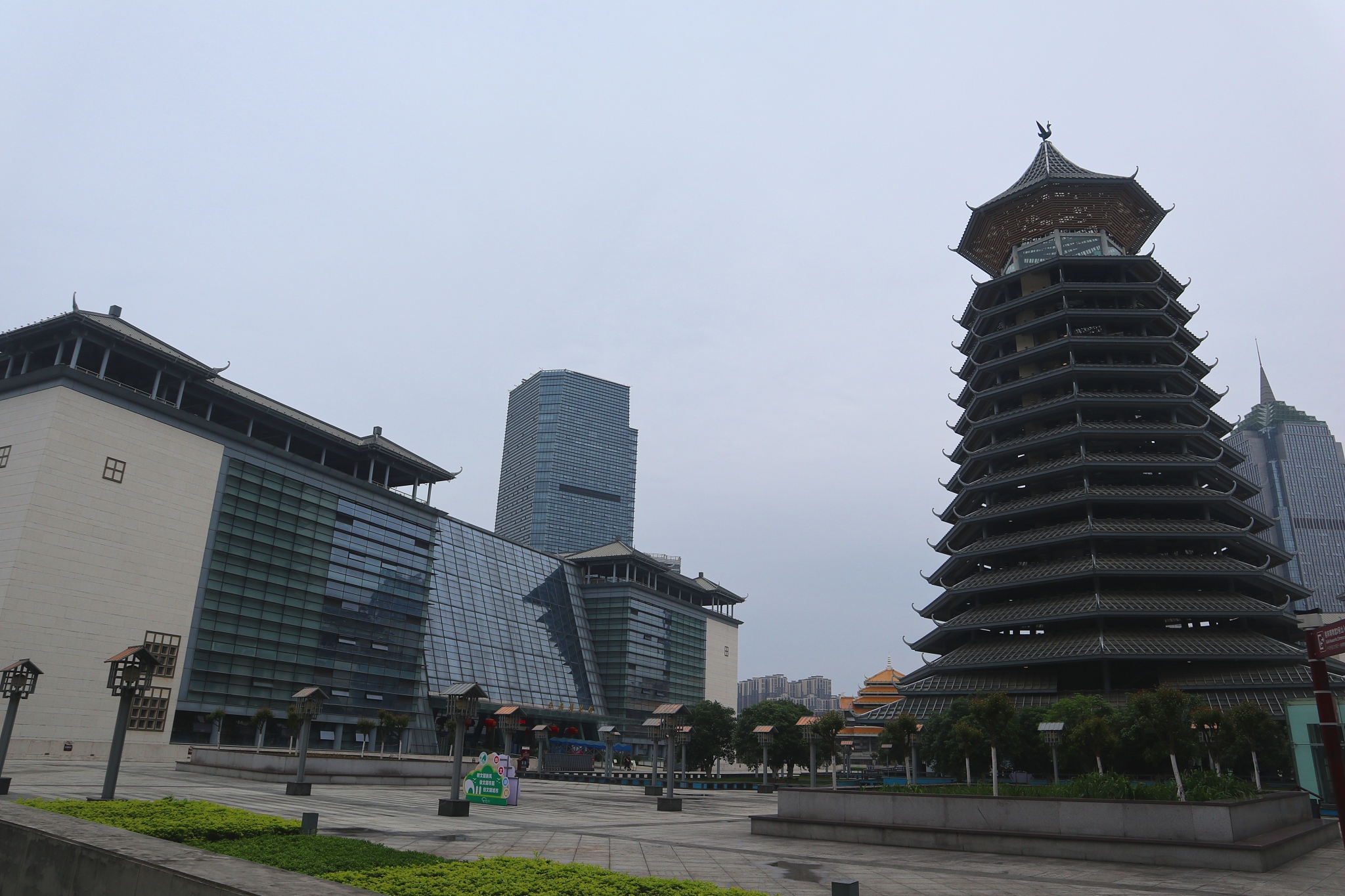 桂林有没有传统民族服饰的展览馆,少数民族特色服装真好看