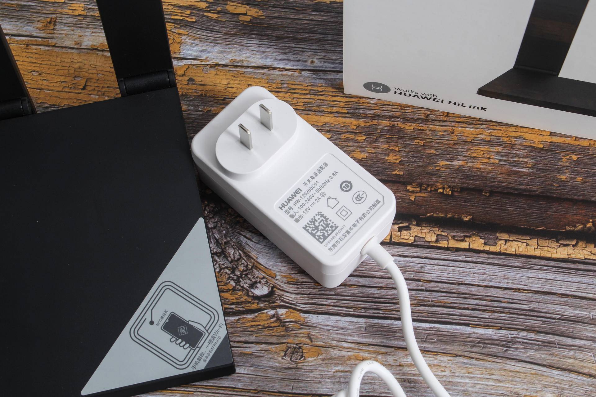 华为5g路由器ax3pro评测,华为ax3pro路由器老款和新款对比