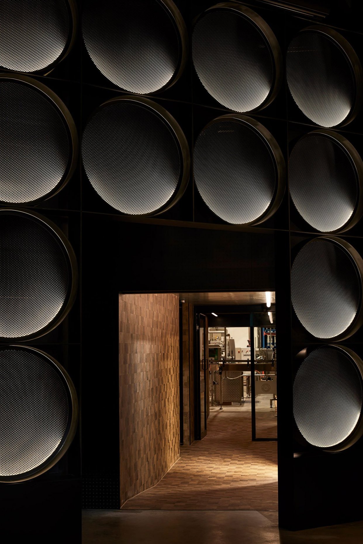 冷酷俊朗的工业风啤酒厂