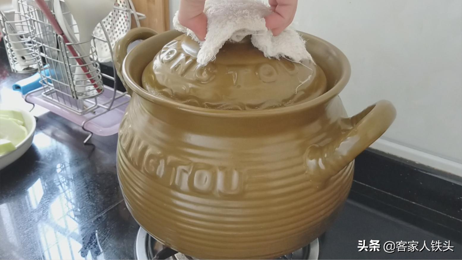 这个汤好喝不胖还养颜学会要常煲,经常熬夜的可以尝试一下美味汤