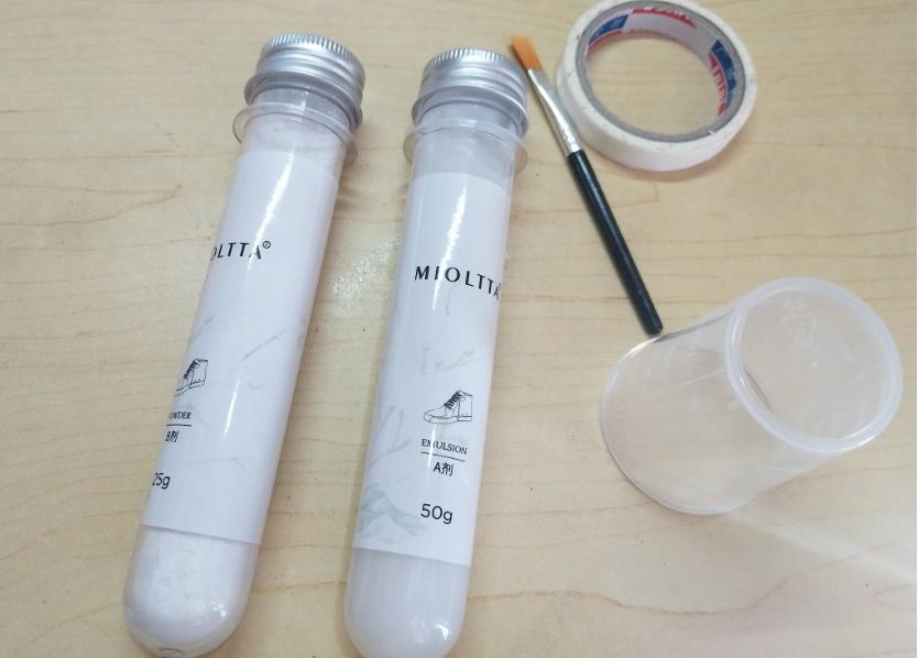 鞋子的白边脏了怎么刷白,鞋子的白边发黄怎么洗白