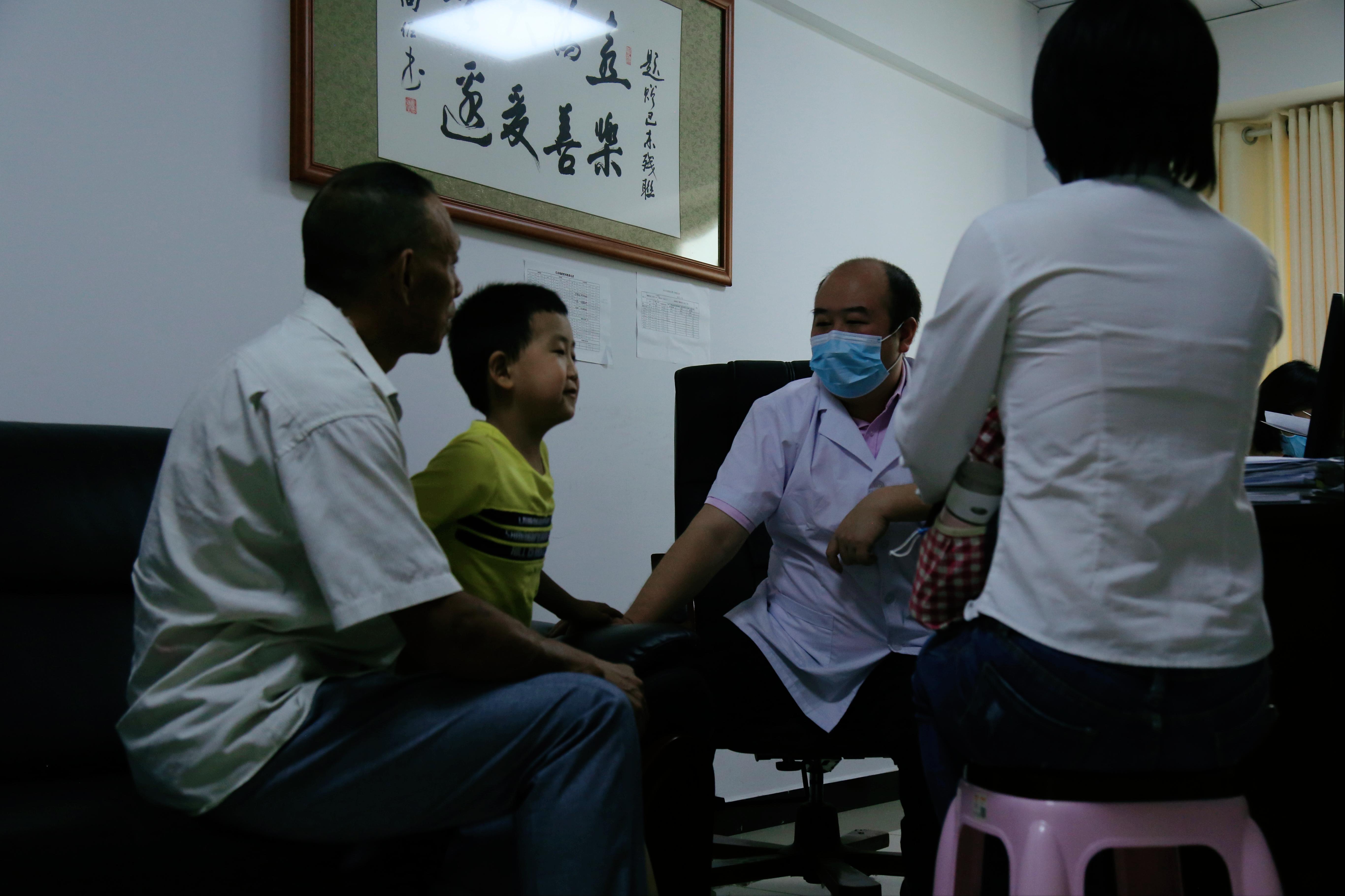 珠珠—人生从此不同，脑瘫儿童康复纪实