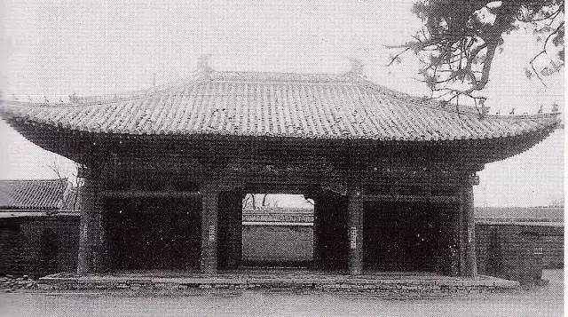 梁思成蓟县独乐寺,梁思成在独乐寺照片