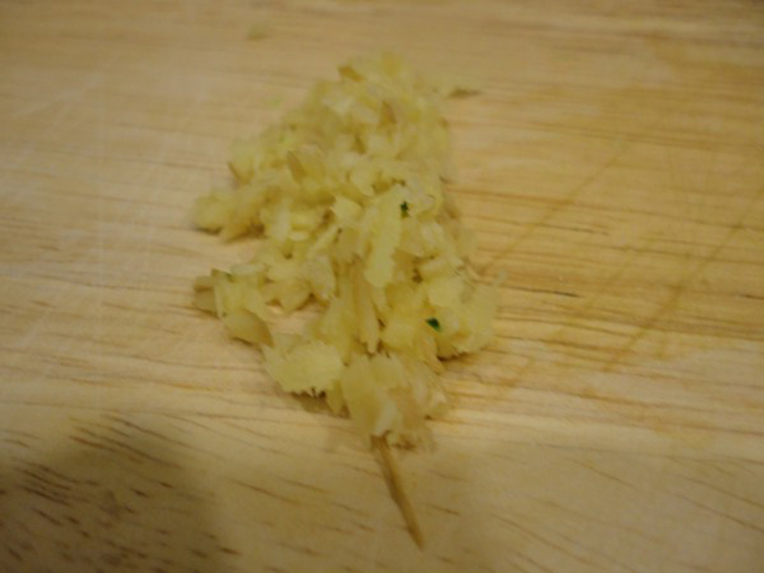 咸蛋煎苦瓜的做法窍门是什么,炒苦瓜味道不大怎么办