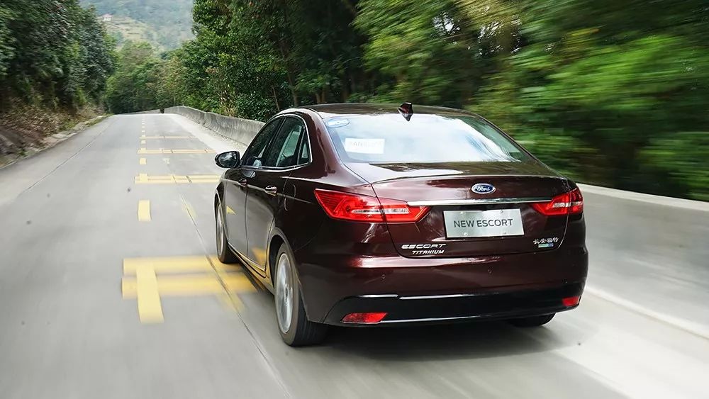 福特福睿斯颜值巅峰,福特福睿斯沉浸式体验