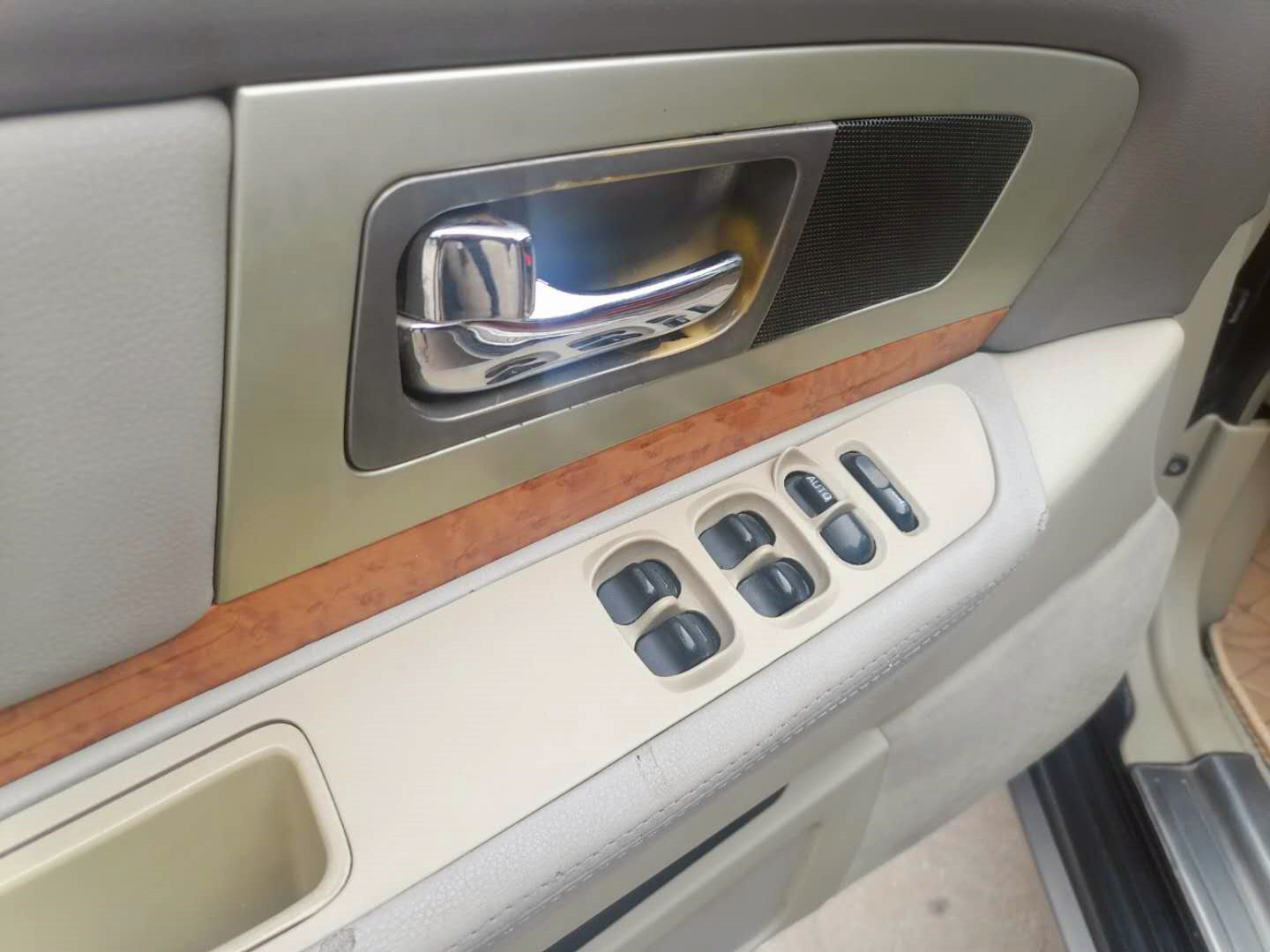 曾经的国民神车如今堆积成山,曾经的一代神车现在怎么样了