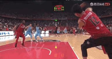 周琦挨骂现场,周琦发球失误被骂视频