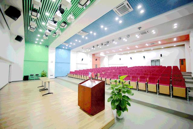 投资10亿，坐标布吉，这是一所被低估的宝藏学校