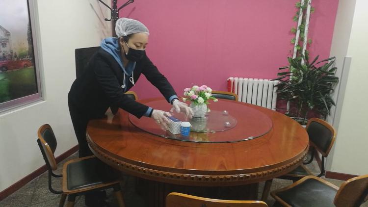 进店吃饭要亮结婚证、户口本!青岛这家饭店防疫操作真硬核