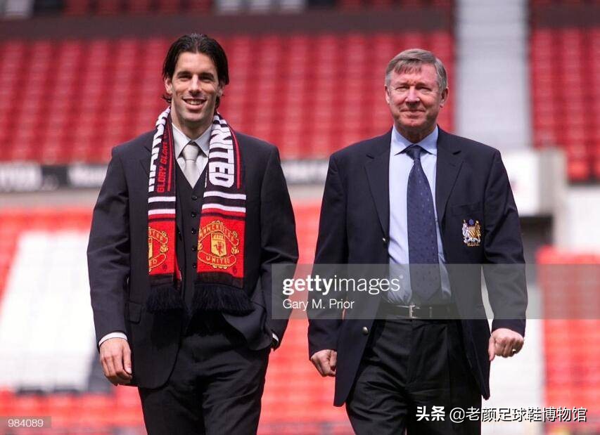 弗格森施压裁判,弗格森公开给穆里尼奥施压