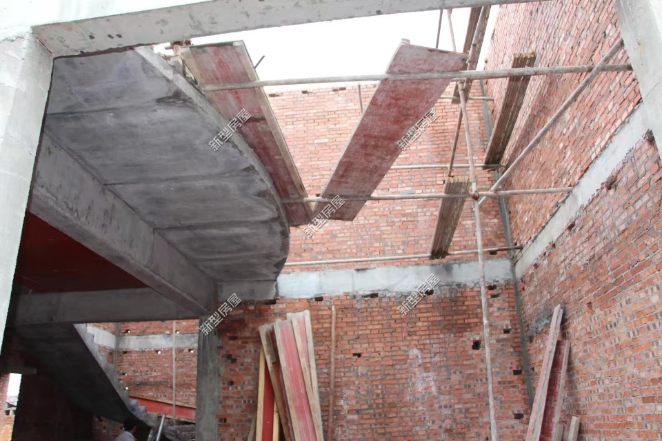 农村自建房实用双跑楼梯尺寸,3.6米高2.4米宽180度旋转楼梯