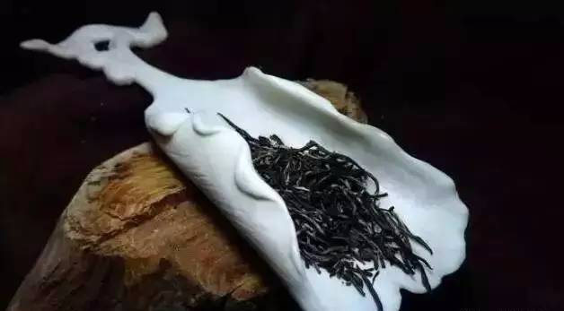 吃剩的骨头别再扔了,吃剩的牛骨头怎么办