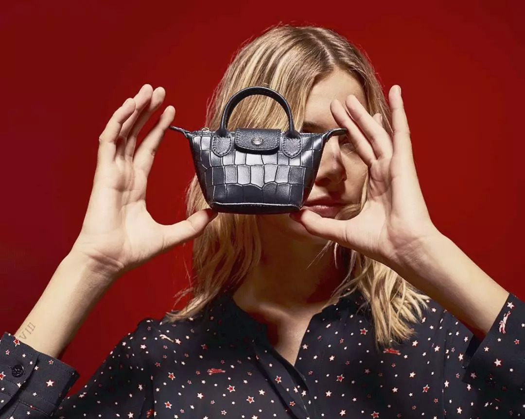 我的胸，我的手指，我的脚腕……都需要一只包包