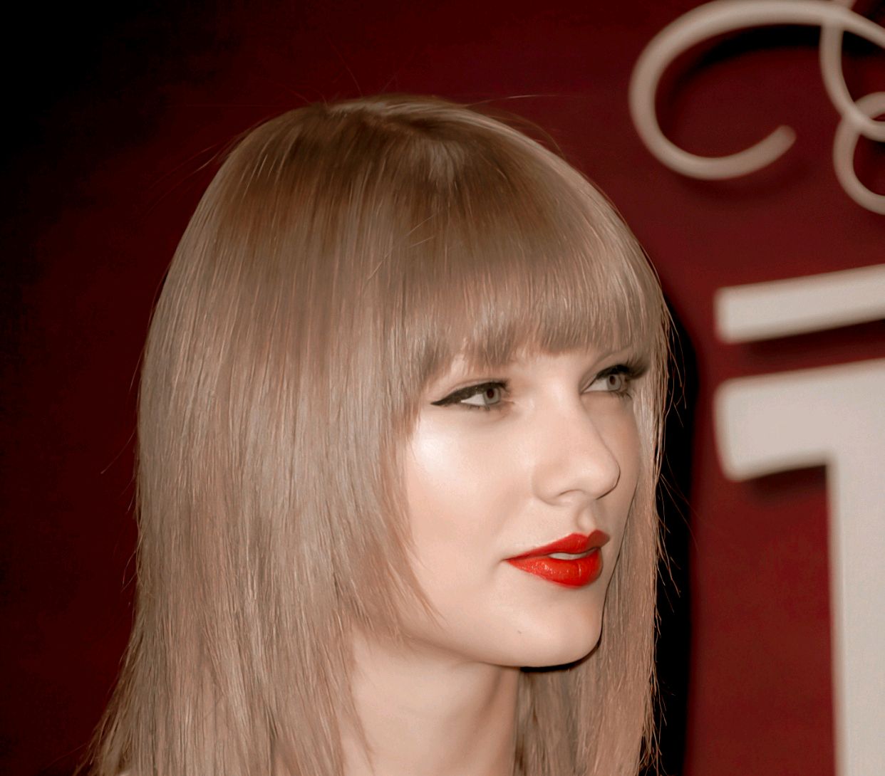 洗完头发炸毛做柔顺好还是拉直,头发碎发多炸毛适合拉直还是柔顺