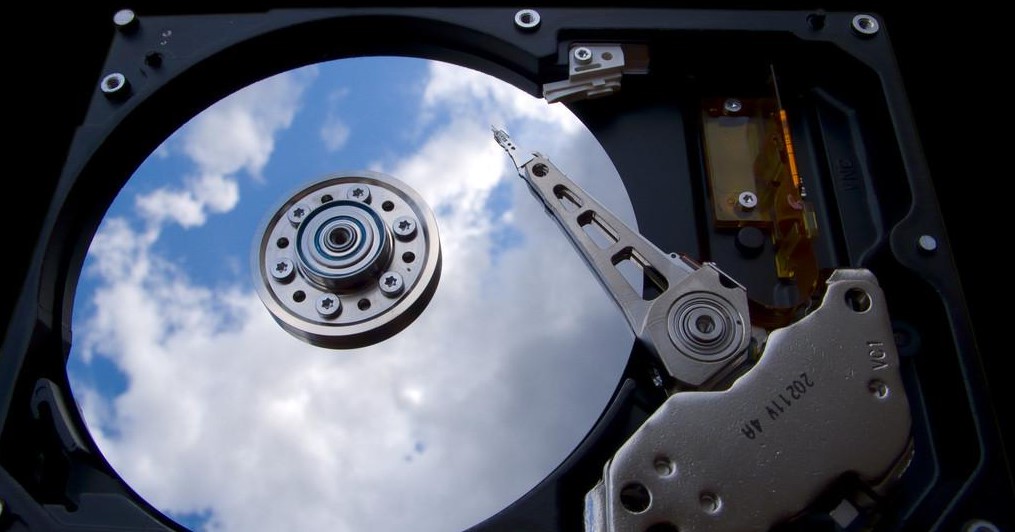 c盘爆满清理垃圾随后又满了,c盘很干净但是内存爆满