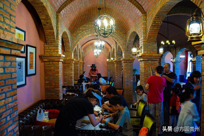 这个夏日，看这个美女如何在浙江乌村的第一百种玩法