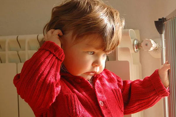 头油脸油耳朵油是什么原因,油耳朵是怎么回事能治好吗