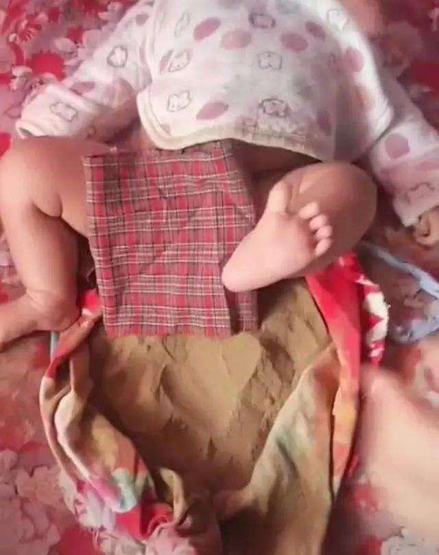 宝妈分享做尿布兜,自制宝宝尿兜