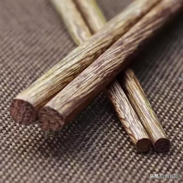 鸡翅木扫帚有何寓意,鸡翅木醒狮寓意