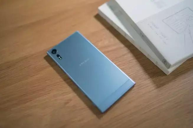 索尼xperiapro-i对比苹果13,索尼最新旗舰手机xperiaxz2