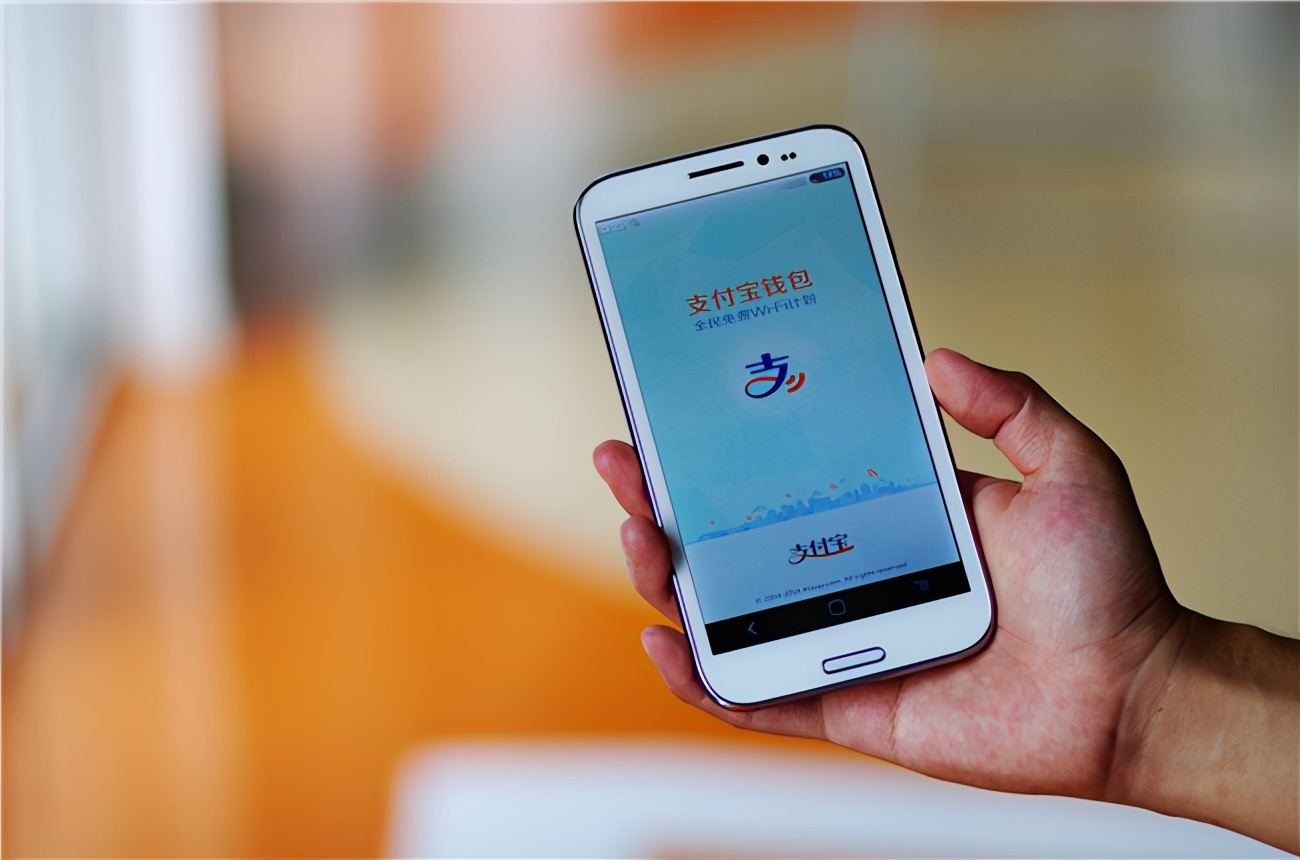 几万块钱存银行好还是余额宝好,闲钱放余额宝好还是银行好