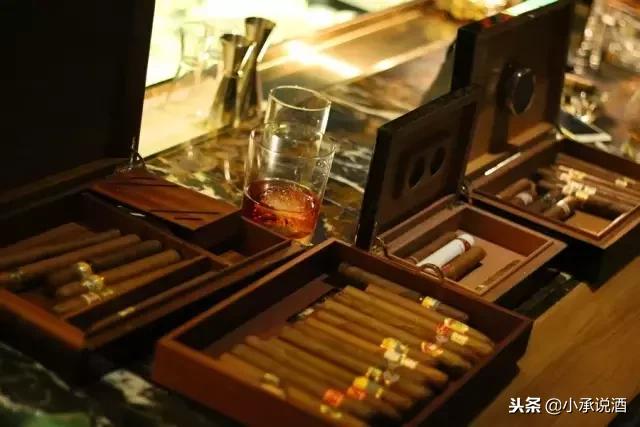 喝酒最有魅力的男人,品酒识男人喝什么酒