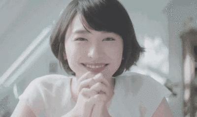 女生聊天怎么才能让男生心动,小学生做两个动作能让男生心动