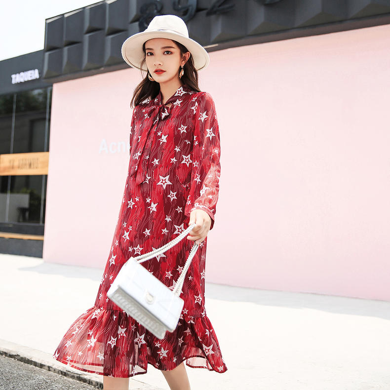 碎花连衣裙你值得拥有,碎花连衣裙修身秋冬