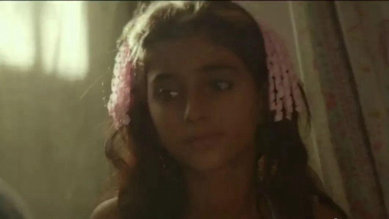 英国夫妻15年连生10个孩子,英国夫妻生22个孩子喝三桶牛奶