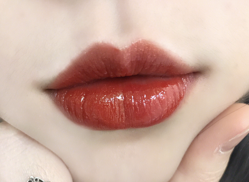 阿玛尼最热色，405经典之作，400哑光正红很显白，每一支都想要