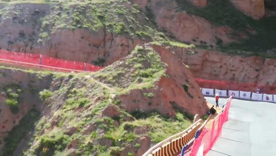 如果你够胆儿并且喜欢长板速降，6月20日的黄河石林属于你