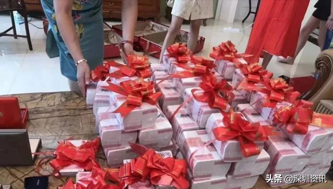 弟弟结婚20万彩礼女方不带回,弟弟没钱结婚哥哥要出几万礼金吗