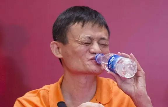 许家印对恒大冰泉定下目标,许家印谈恒大冰泉目标3年300亿