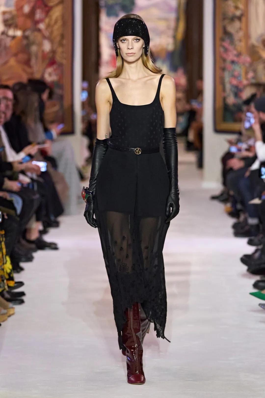 2022巴黎时装周秋冬大衣,2020秋冬巴黎时装周