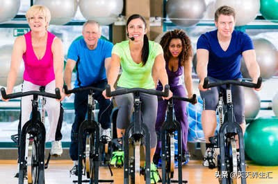 牙根已经黑了也松动了怎么拔掉,30多岁牙根都坏了怎么治