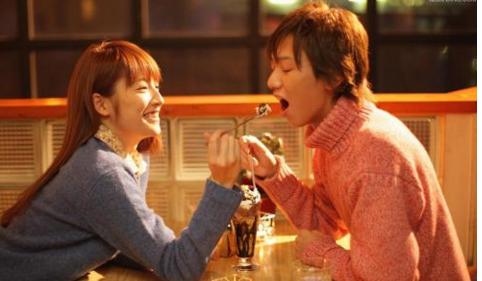 有个能为我遮风挡雨的人何等幸运,女人找一个能为你遮风挡雨的人