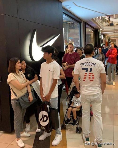 nike疑似挑衅新标语引网友不满,耐克发文嘲讽