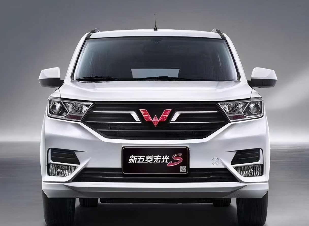 五菱宏光2021款1.5l改款s标准版,五菱宏光s新款车1.5l省油吗