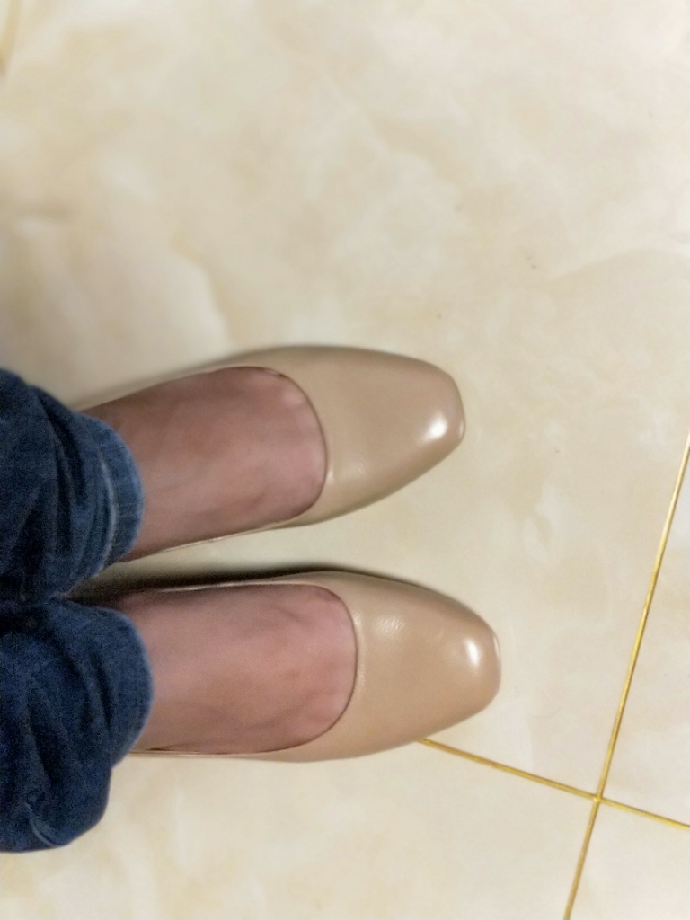 康奈休闲鞋子,康奈女鞋冬款皮鞋怎么样