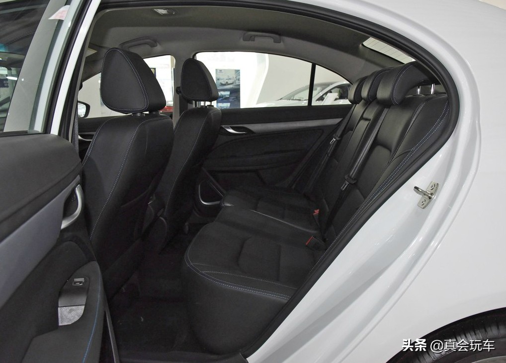 小角色里大人物，一壶茶，一位吉利车主