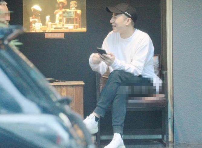 房祖名谈林凤娇哭,房祖名绿色衣服