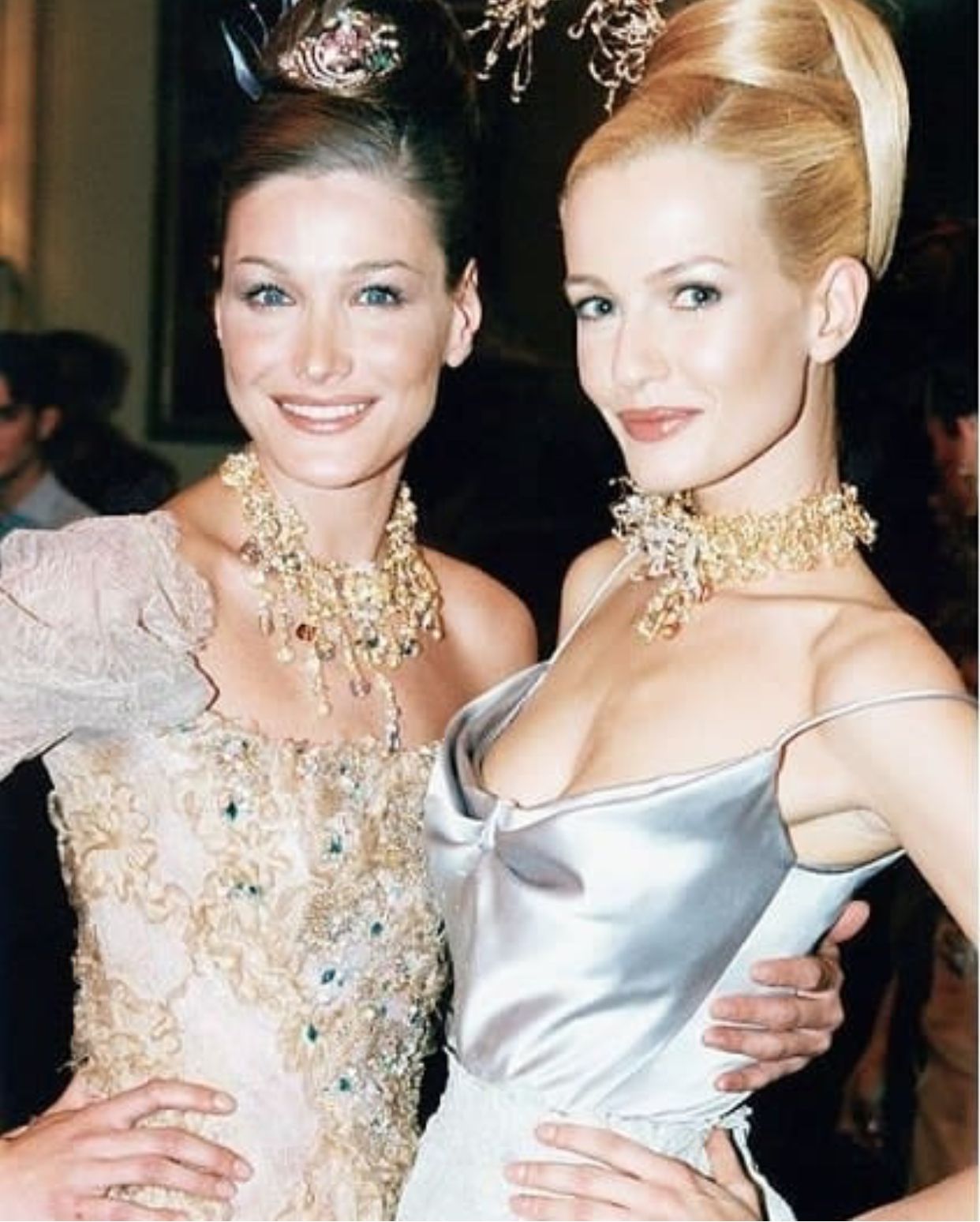 美若天仙却遭家暴毁容,荷兰顶级超模沦落为夜店女郎