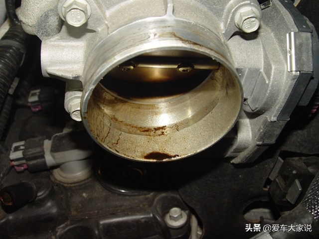节气门有机油怎么回事啊,节气门附近有机油是什么原因